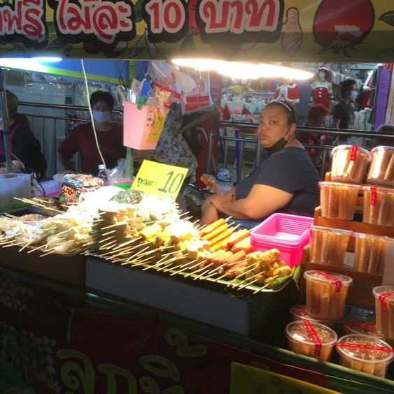 ตลาดโต้รุ่งห้วยขวางกลางคืน