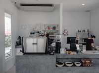 คาเฟ่แสงสวย Linen cafe