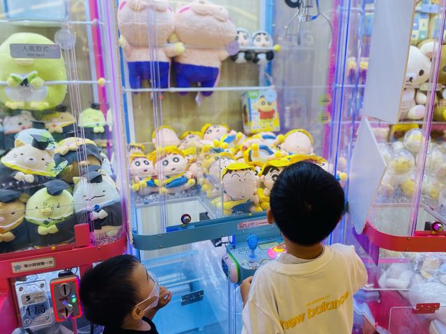全日任玩playroom$100 起！仲有擲彩虹🌈、公仔機、扭蛋機、機動遊戲！