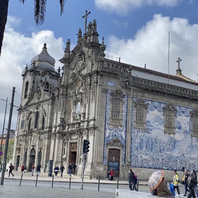 세상에서 가장 작은 집이 공존하는, 포르투의 카르무성당🇵🇹✨
