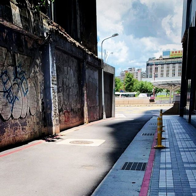 Zhongzheng District, sight seeing on 2 legs