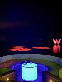 บาร์ rooftop บน Hillside ที่มีดีที่วิวเและดนตรี 