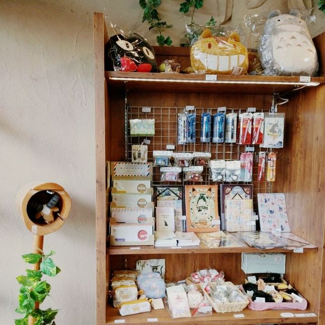レッサーパンダへ餌付け体験もあるよ！ひらかたパーク