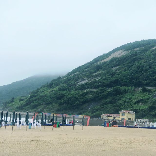 Lianyungang beach day 