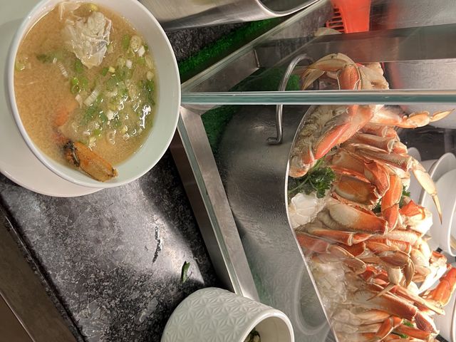 台北自助餐｜喜來登飯店十二廚，甜點精緻好吃，一人還有半隻龍蝦喔