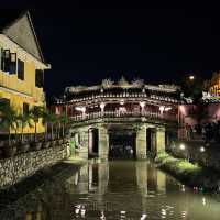 Take a stroll at night down Hoai River
