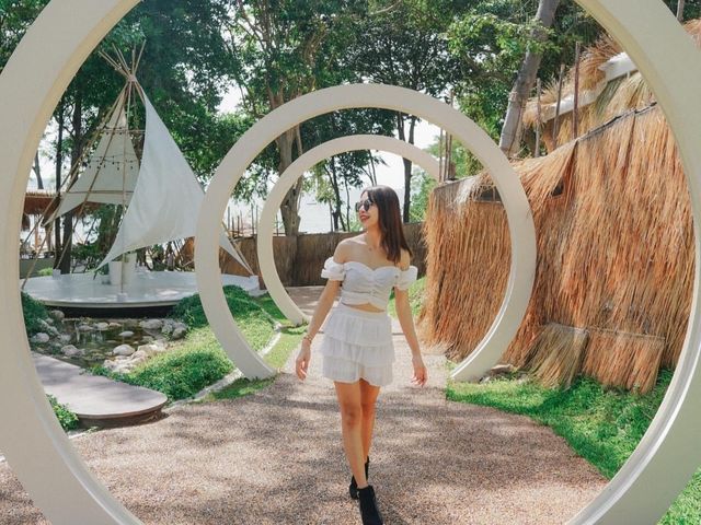 The Oxygen Pattaya คาเฟ่ริมทะเลสไตล์ tropical