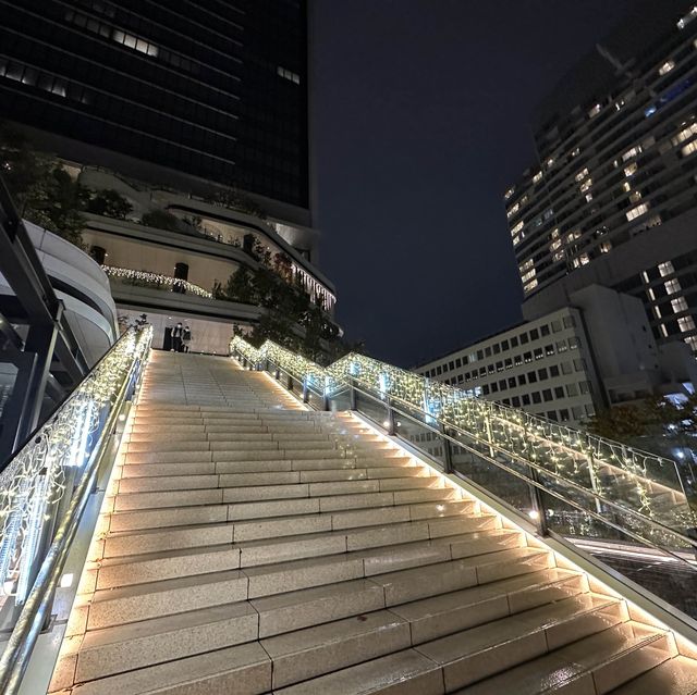 産業貿易センターのイルミネーション