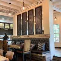 คาเฟ่บ้านไม้ the wooden house