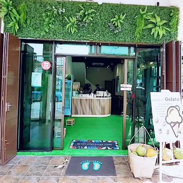 Newly opened ice cream cafe! 🍦 