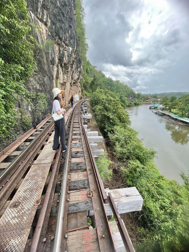 ที่เที่ยวกาญจนบุรี 📍