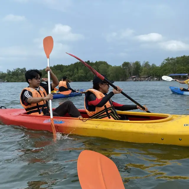 Kayak & exploring Bagan Lalang 