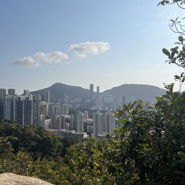 簡單輕鬆30分鐘郊遊路線 - 紅香爐峰 🧡