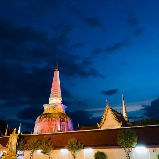 พระธาตุไร้เงา