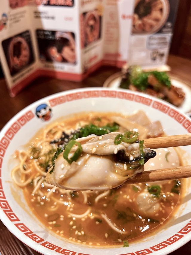 玩具主題，可愛💓大叔，加上期間限定拉麵