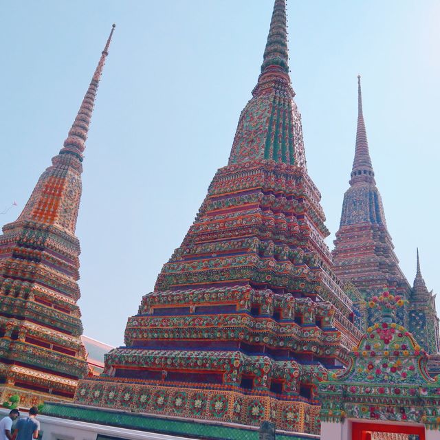 タイに来たら必見👀✨黄金に輝く巨大な涅槃像