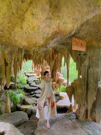 มุมถ่ายรูปถ้ำน้ำตกราวหลุดไปอยู่ในสรวงสวรรค์
