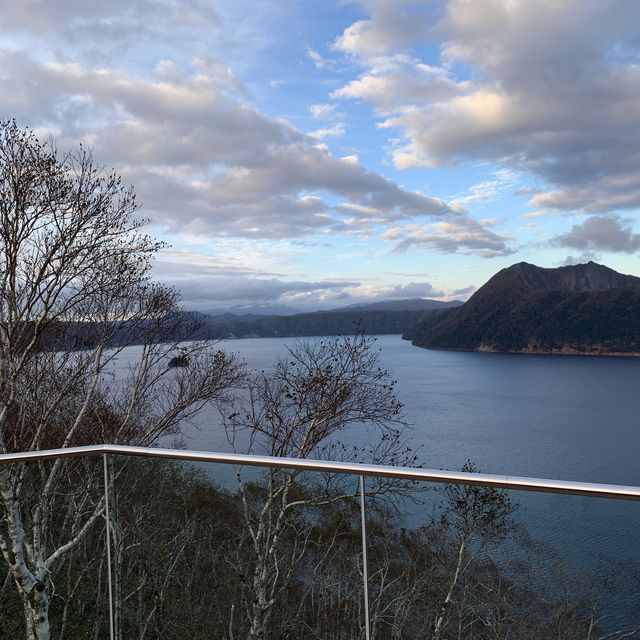 日本一の透明度😃摩周湖ブルーも秋景色