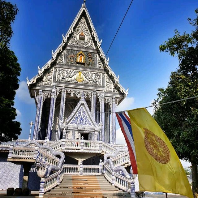 โบสถ์เซรามิกสีน้ำเงิน 