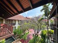 Anantara Suite at Angkor Wat Resort is so beautiful! Let's also visit the Queen's Palace in the afternoon.