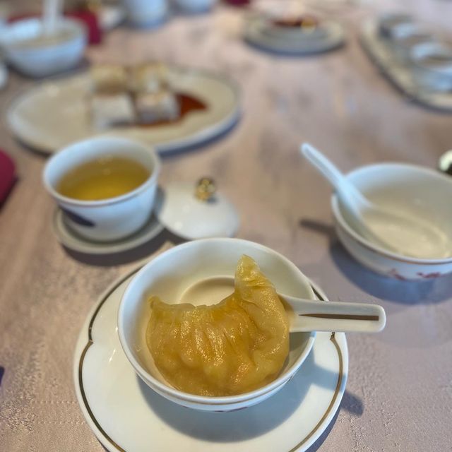 文華廳新裝潢 氣派典雅 深藍配香檳金