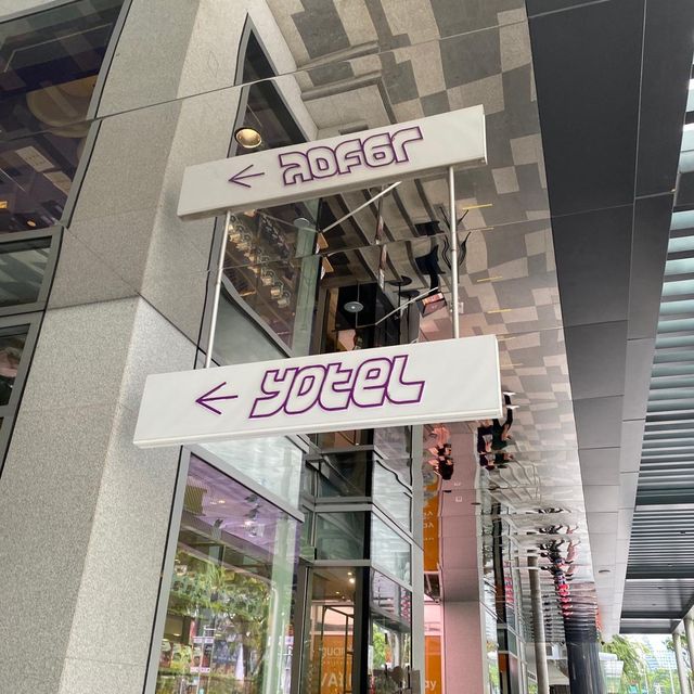 Robo-cation Yotel Singapore 