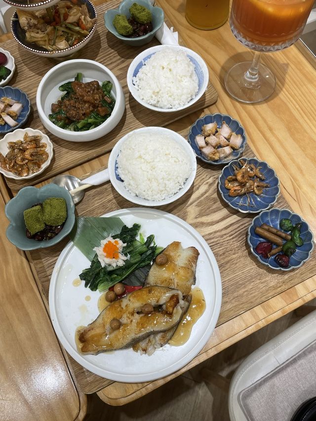 台式cafe 哥哥添飯•妹妹泡茶 (觀塘)