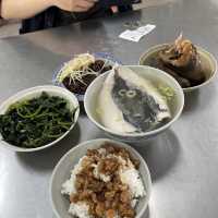 台南當地人必推美食之一 王氏魚皮 魚湯香甜好喝👍