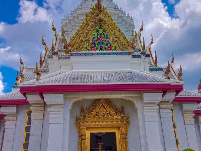 ไหว้ศาลหลักเมือง เพื่อสิริมงคล