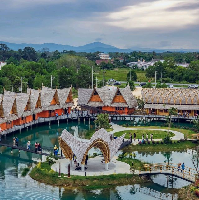 SeaVerse Cafe & Restaurant คาเฟ่ไม้ไผ่ สไตล์ฮาวาย