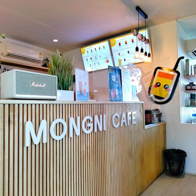 mongni Cafe @ ud town 