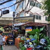 ก๋วยเตี๋ยวเรือป้ายักษ์