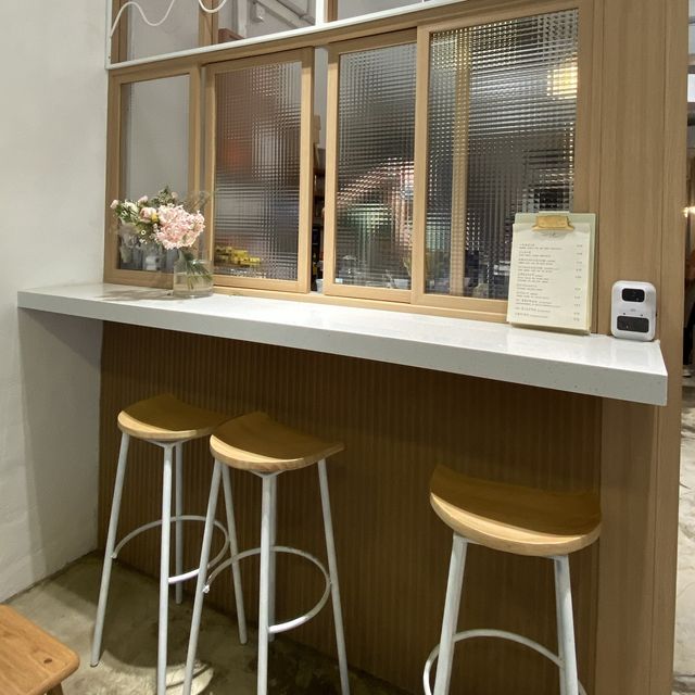 寵物友好打卡Cafe | 大角咀一浪