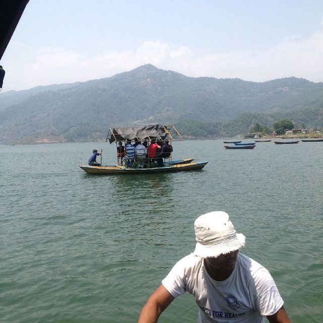 ทะเลสาบเฟวา (Phewa Lake)