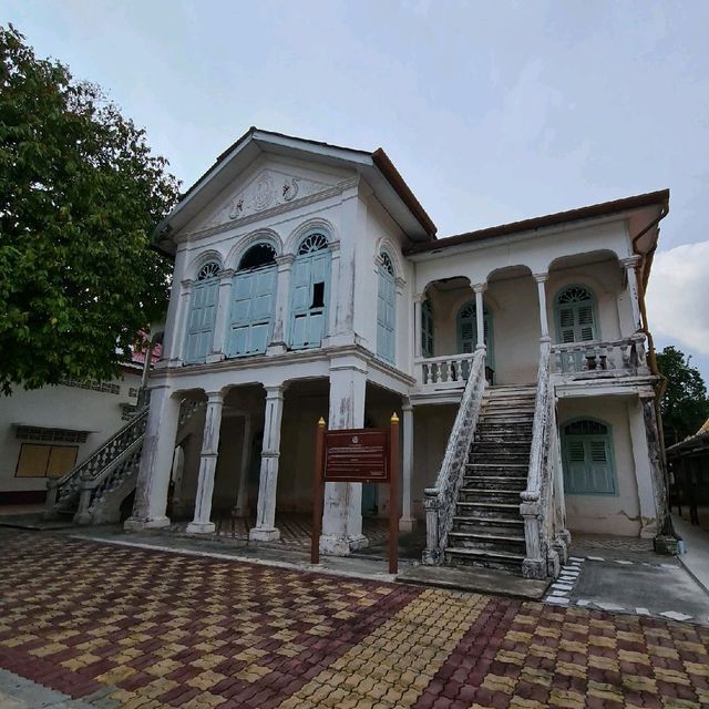 วัดเก่าแก่กลางเมืองภูเก็ต