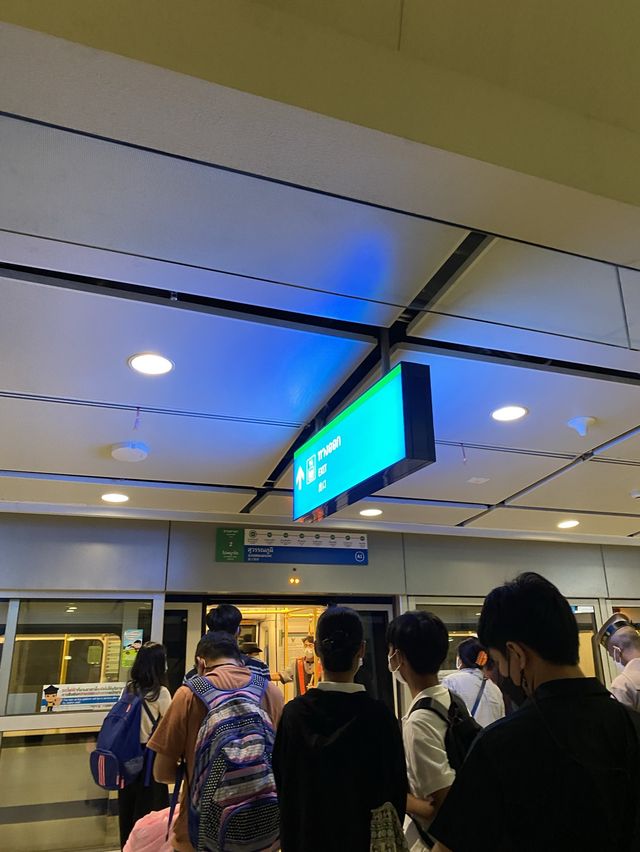 centra by centara โรงแรมน่าพักเมืองทอง