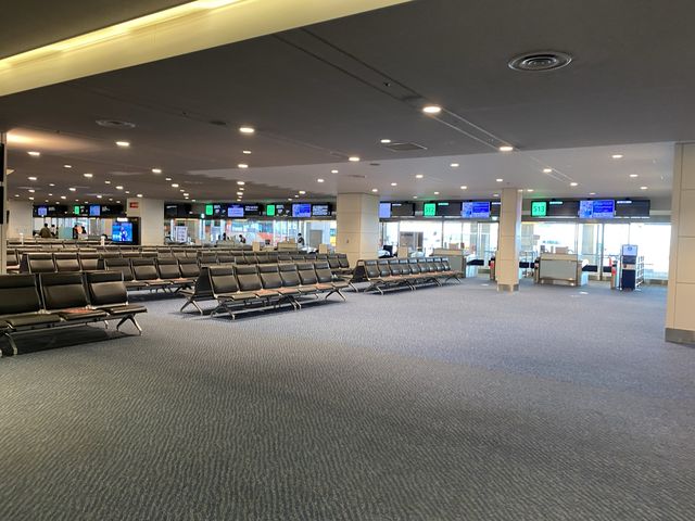 羽田空港→秋田空港　プレミアムクラスの旅
