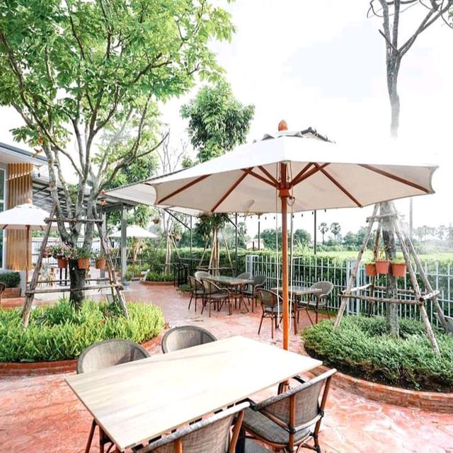 The Village Cafe& Restaurant 