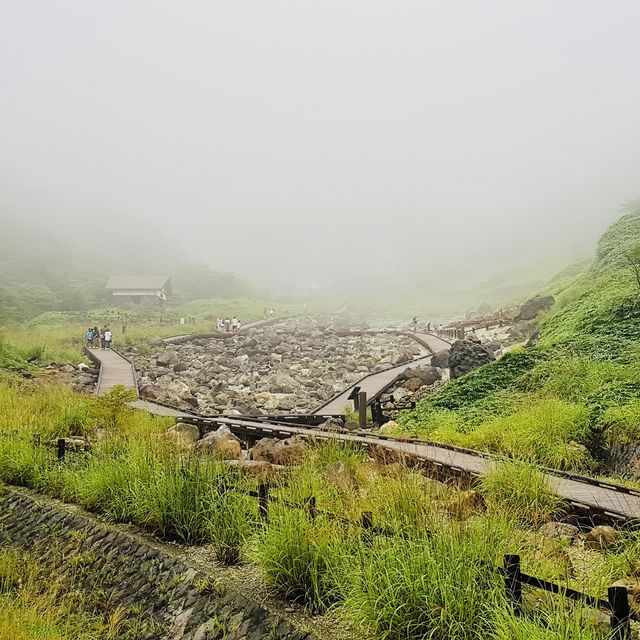 栃木県那須高原　殺生石