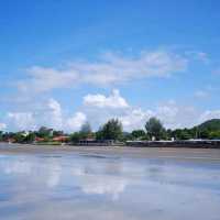 เดินเที่ยวชิวๆ ที่หาดเจ้าหลาว จ.จันทบุรี