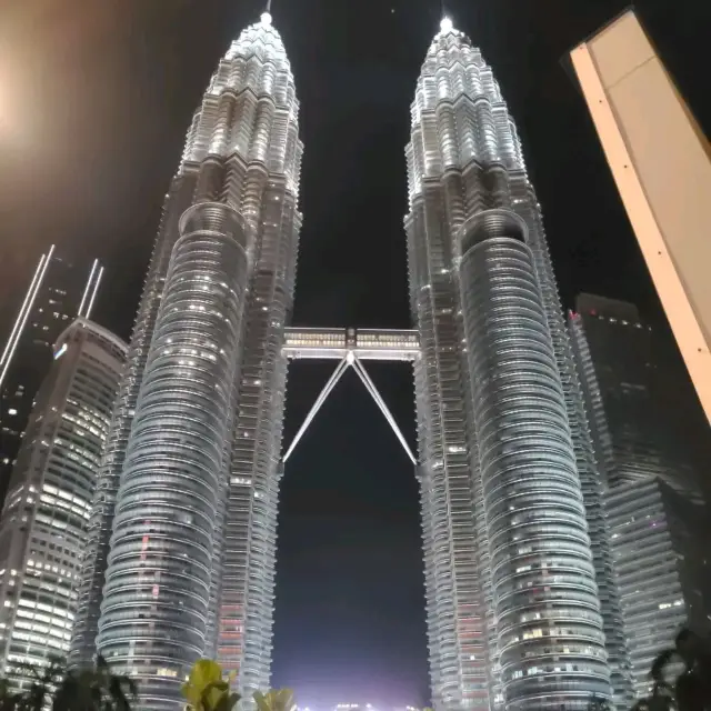 쿠알라룸푸르 페트로나스 트윈 타워와 주변 관광지
