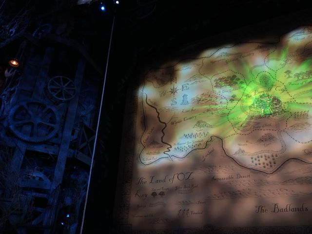 뮤지컬 위키드의 고향, 아폴로 빅토리아 극장🎭