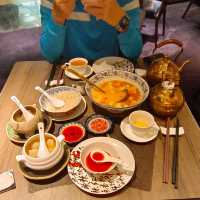 念川居，很中國風格的內部裝修， 川粵式美食！ 