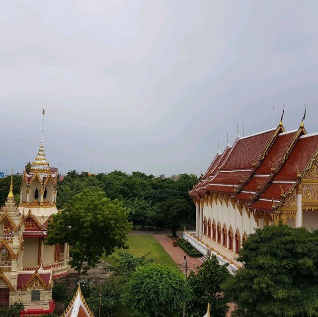 พระอารามหลวง สวยกลางเมืองแุดรฯ