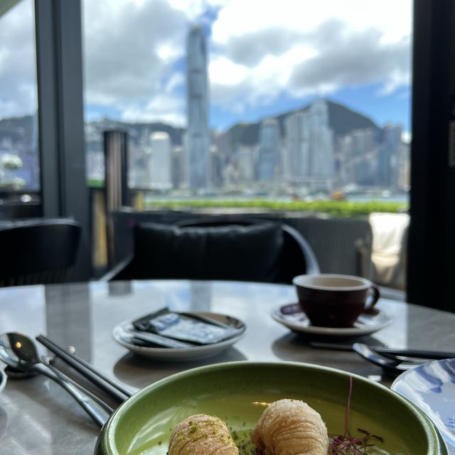 六公館，對住維港，食個早 lunch