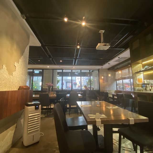 位於銅鑼灣的英式餐廳 - Brick Lane