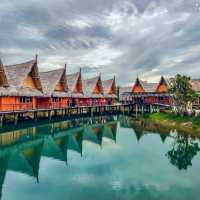 SeaVerse Cafe & Restaurant คาเฟ่ไม้ไผ่ สไตล์ฮาวาย