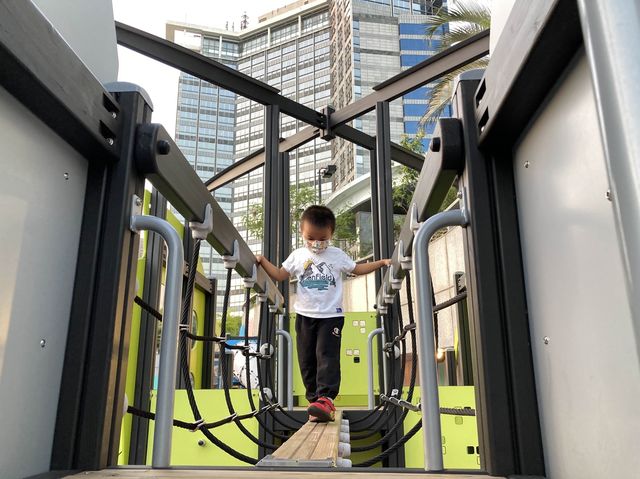 《天水圍免費戶外遊樂場~+WOO嘉湖樂園》 《天水圍免費戶外遊樂場~+WOO嘉湖樂園》