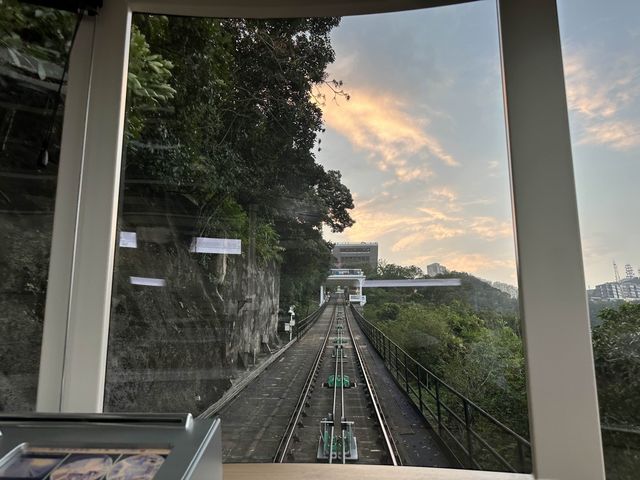 本地遊 | 坐第六代山頂纜車上山頂