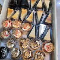 ตลาดของกินอร่อยเพรียบบนักท่องเที่ยวเยอะ😍